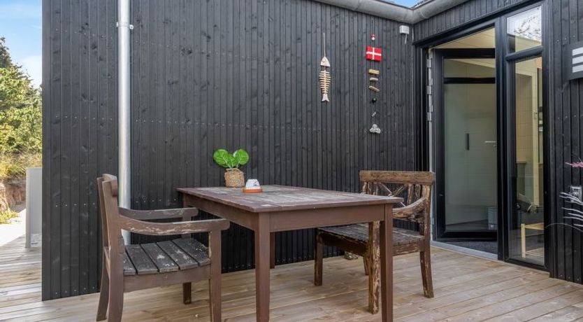 Photo of "Helga" - 900m from the sea