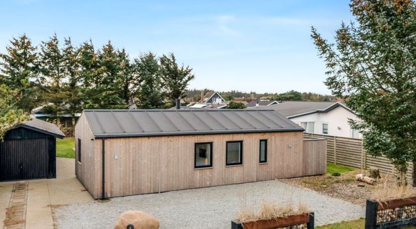 Photo of "Hellena" - 600m from the sea