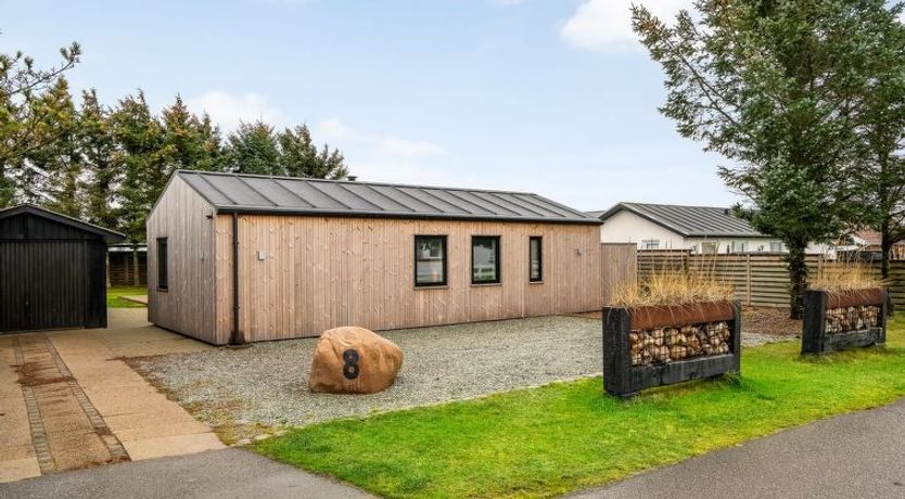 Photo of "Hellena" - 600m from the sea