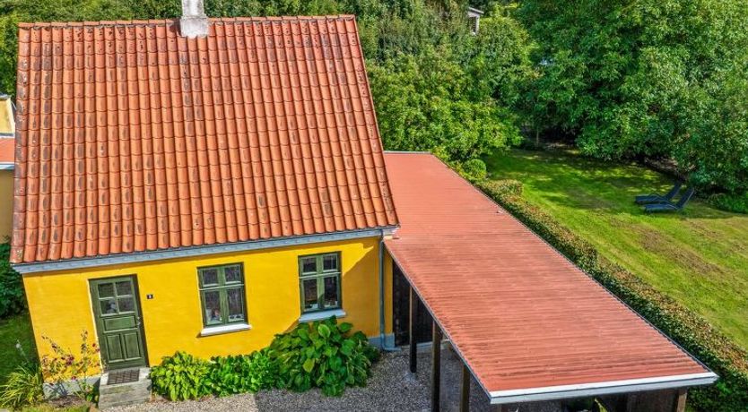 Photo of "Huno" - 2km from the sea