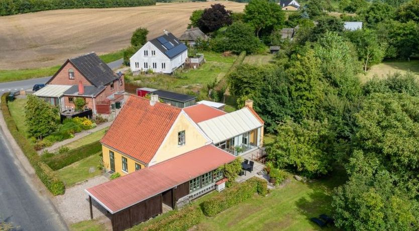 Photo of "Huno" - 2km from the sea