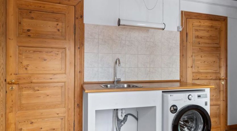 Photo of "Huno" - 2km from the sea