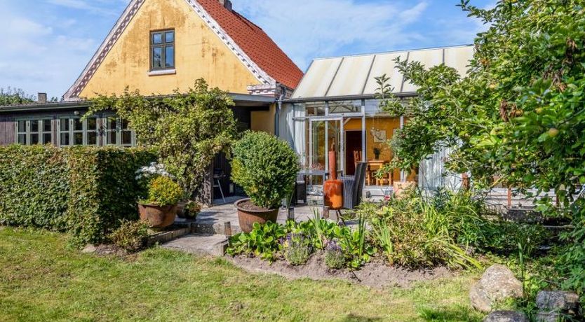 Photo of "Huno" - 2km from the sea