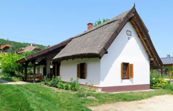 Szijartó Holiday Home