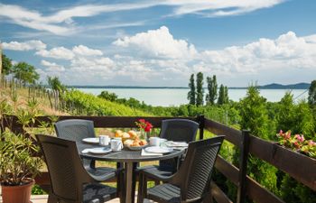 Kopacsi Holiday Home