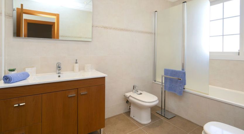 Photo of Jazmines Holiday Home 3