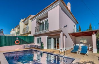 V3 Aguia M Holiday Home