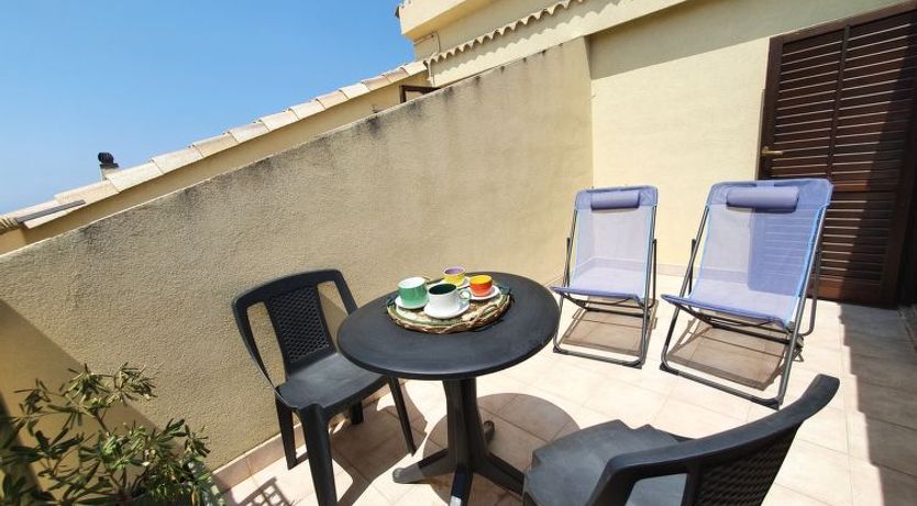 Photo of Rosie Holiday