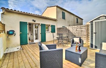 Le Douhet 2 Holiday Home