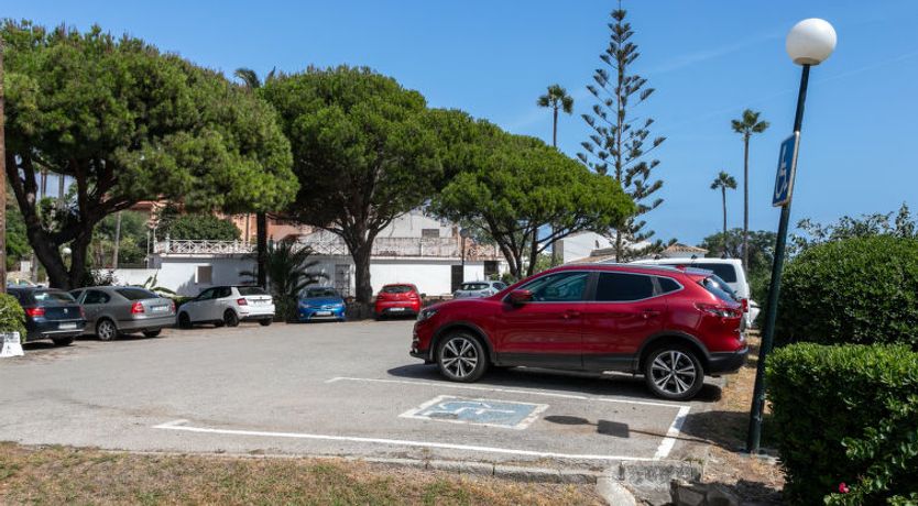 Photo of First Line Arena Beach
