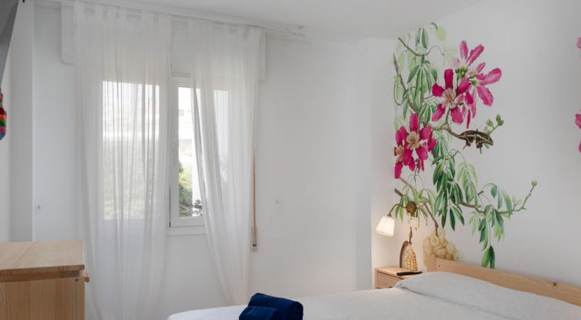 Photo of First Line Arena Beach