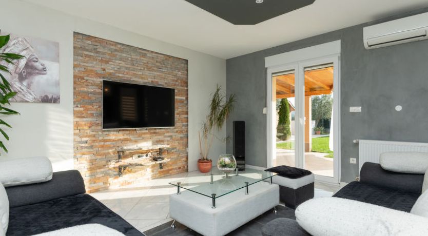 Photo of Six Brothers