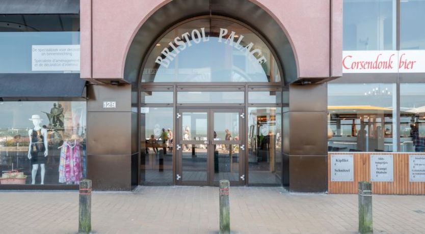 Photo of Aqua Vista with parking and seaview