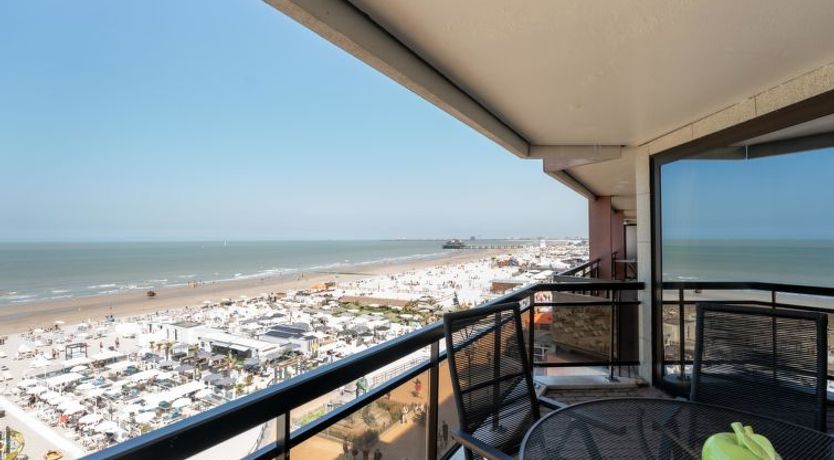 Photo of Aqua Vista with parking and seaview