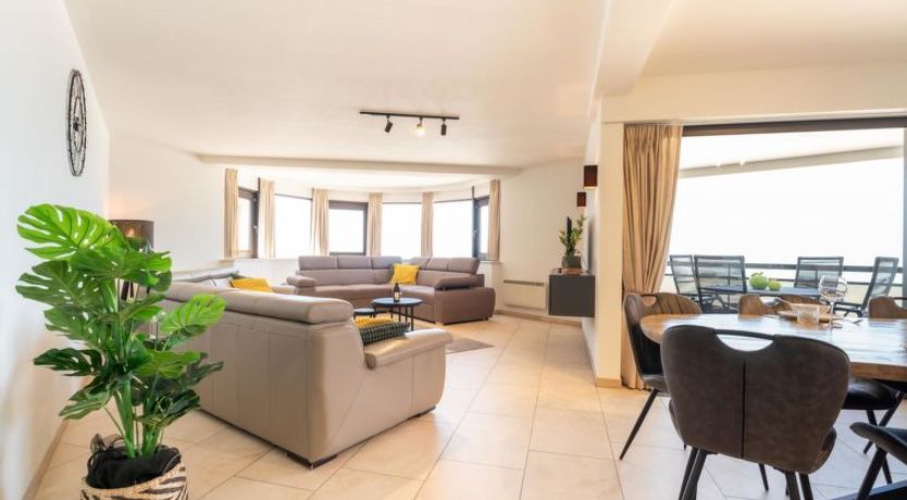 Photo of Aqua Vista with parking and seaview