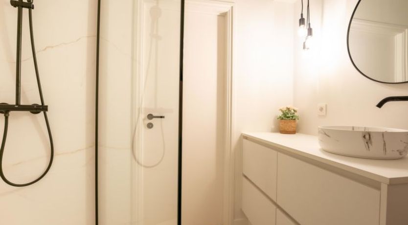 Photo of Aqua Vista with parking and seaview