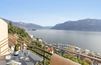 Gorgeous Brissago White Apartment 2 Holiday Home