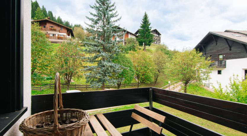 Photo of Family House