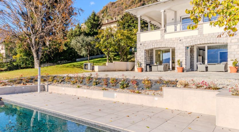 Photo of Riflesso del lago