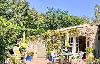 Le Mimosa St Laurent Holiday Home