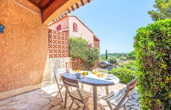 Les Villas de Cavalaire Apartment 2 Holiday Home