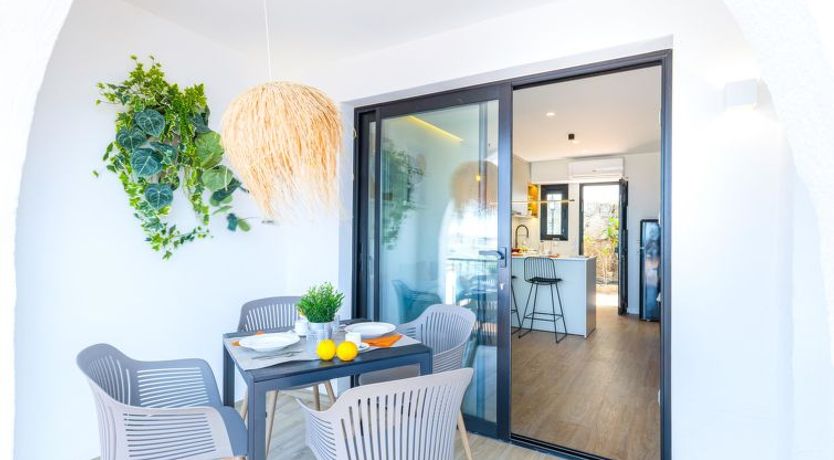 Photo of Los Canarios 527