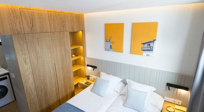 Photo of Los Canarios 527