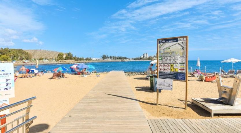 Photo of Los Canarios 527