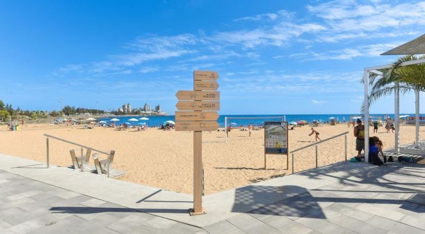 Photo of Los Canarios 527