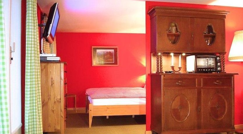 Photo of Pony 2-Bettwohnung