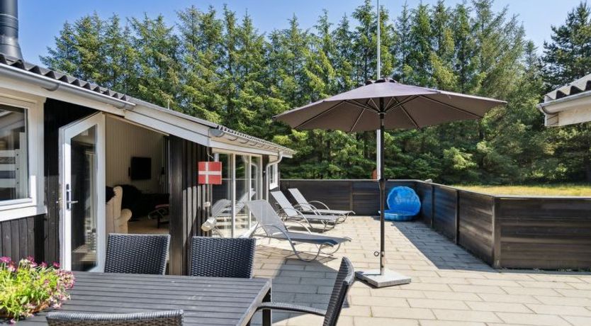 Photo of "Ally" - 250m from the sea