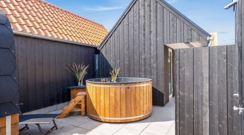 Photo of "Josina" - 1.8km from the sea