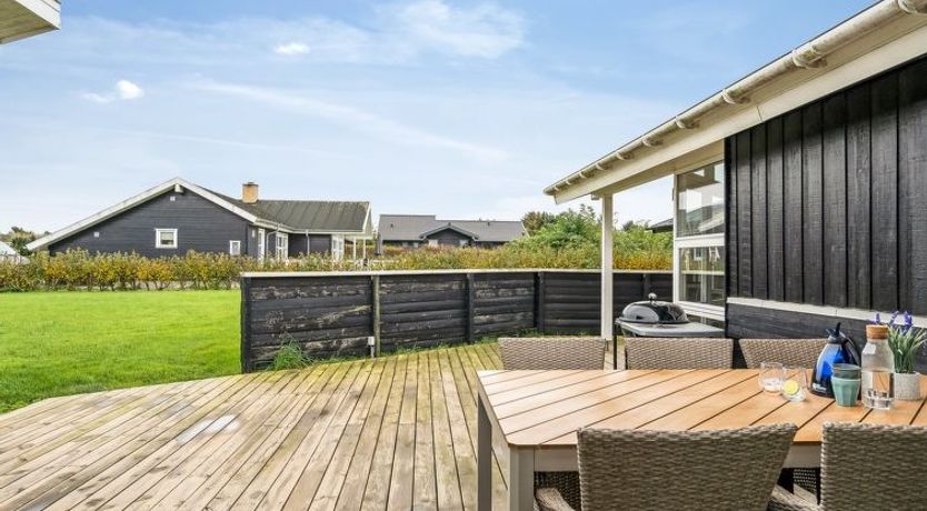 Photo of "Dagmar" - 500m from the sea