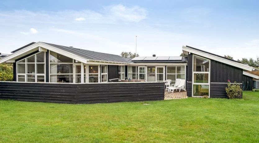 Photo of "Dagmar" - 500m from the sea