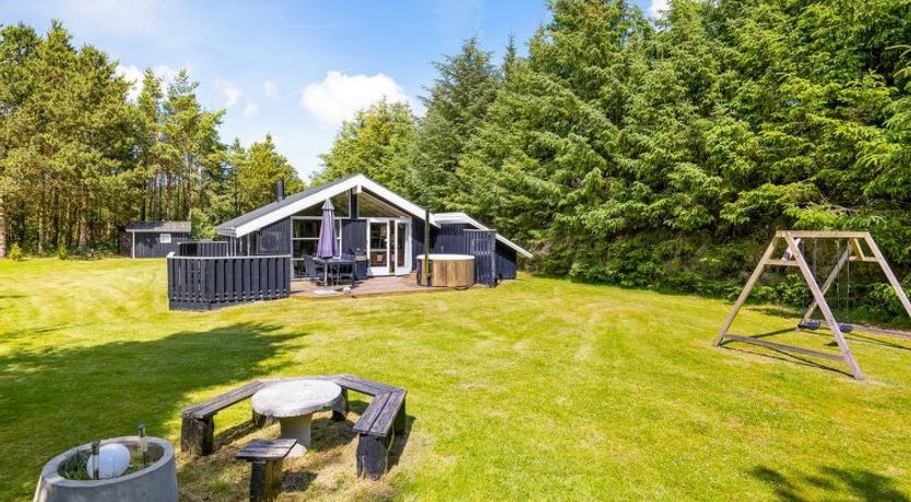 Photo of "Amundi" - 500m from the sea