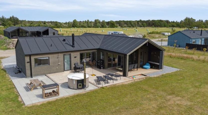 Photo of "Henke" - 475m from the sea