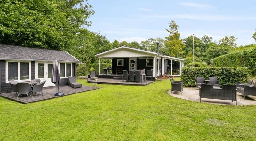 Photo of "Araminta" - 800m from the sea