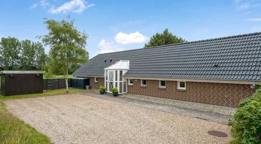 Photo of "Annlis" - 4km from the sea