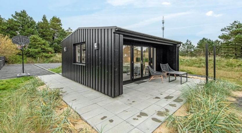 Photo of "Nona" - 1.1km from the sea