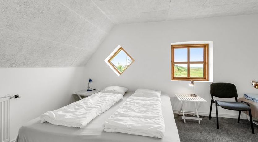 Photo of "Darleen" - 850m to the fjord