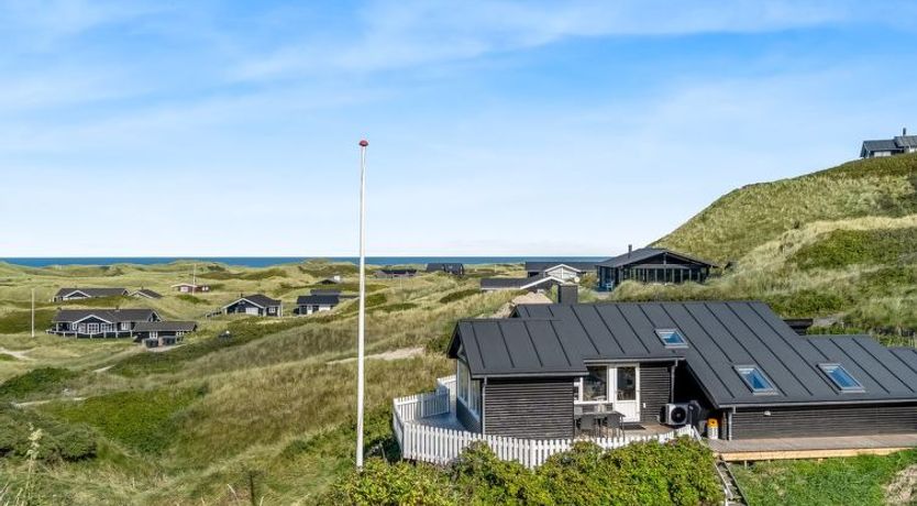 Photo of "Ineke" - 295m from the sea