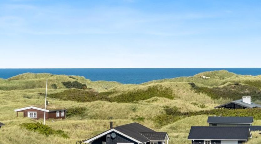 Photo of "Ineke" - 295m from the sea