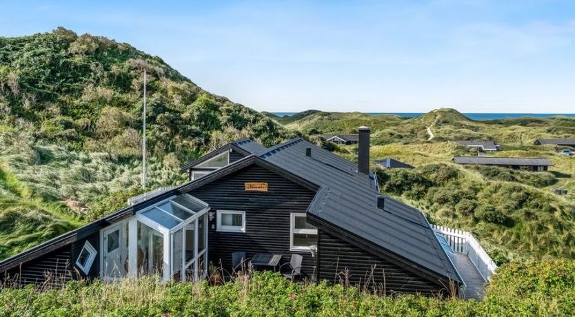 Photo of "Ineke" - 295m from the sea