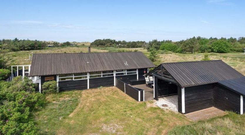 Photo of "Allida" - 800m from the sea