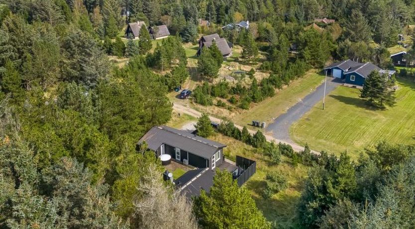 Photo of "Josina" - 1.3km from the sea