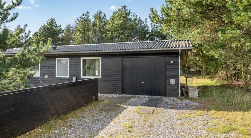 Photo of "Josina" - 1.3km from the sea