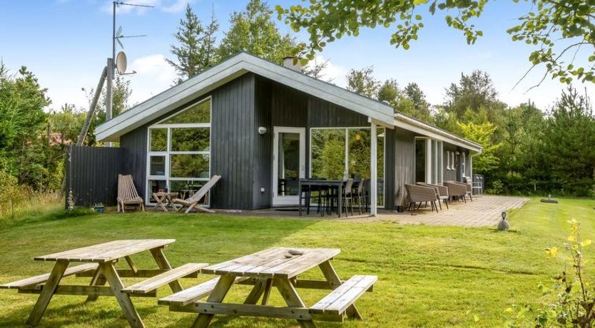 Photo of "Ane" - 800m from the sea