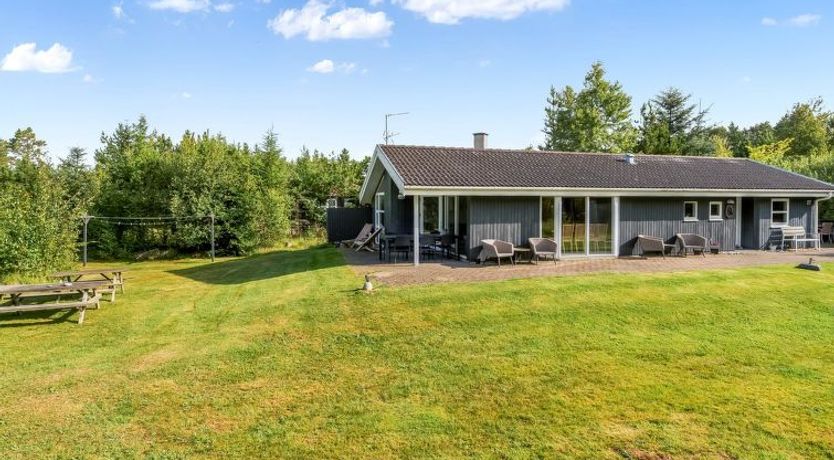 Photo of "Ane" - 800m from the sea