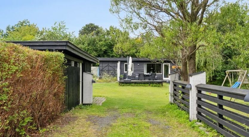 Photo of "Mark" - 1.2km from the sea