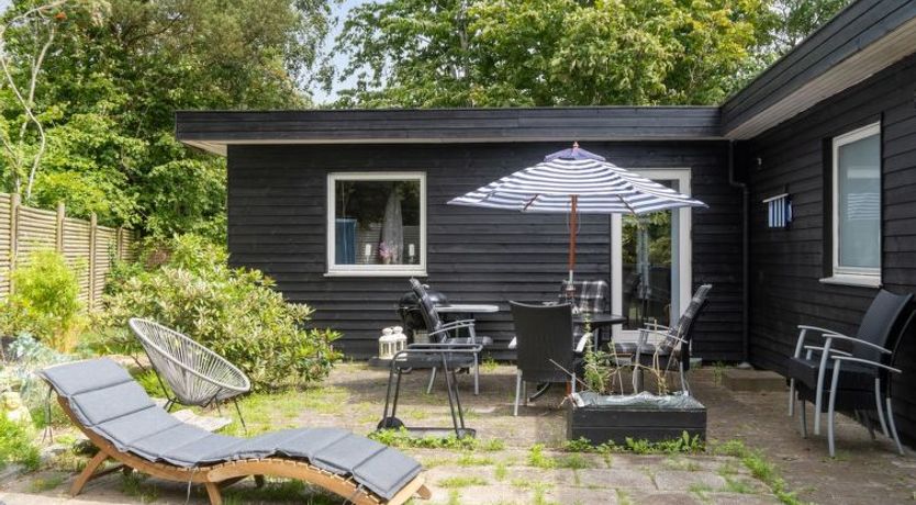 Photo of "Mark" - 1.2km from the sea